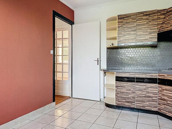Immeuble à vendre à Briec - local commercial loué et appartement T4 loué avec cave