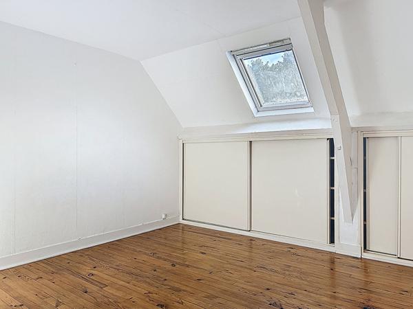 Immeuble à vendre à Briec - local commercial loué et appartement T4 loué avec cave