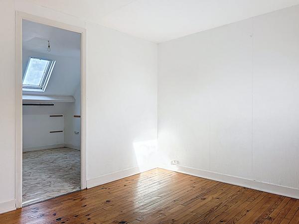 Immeuble à vendre à Briec - local commercial loué et appartement T4 loué avec cave