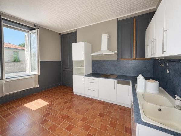 Immeuble à vendre 140 400 € Charenton-du-Cher 325 m² DPE E