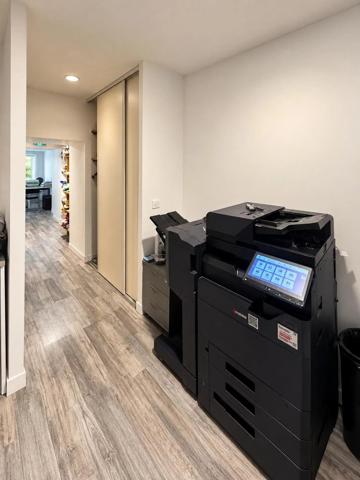 Vente                                                      Local commercial
                        
                                         162 m2                     à Fontainebleau