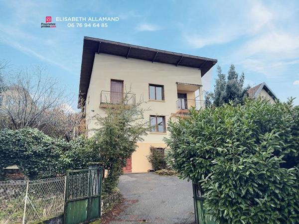 Maison Chambery 8 pièces  198 m2 sur 600m2 de terrain