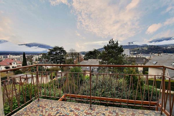 Maison Chambery 8 pièces  198 m2 sur 600m2 de terrain