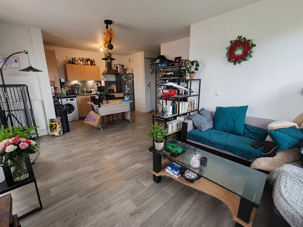 Appartement T2 vendu loué avec balcon et parkings