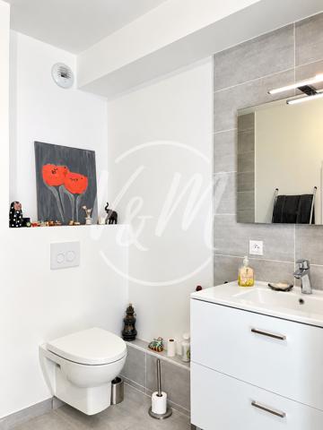 RARE! Appartement T2 récent avec terrasse plein sud et parking couvert à vendre proche de Biarritz Résidence de standing ANGLET