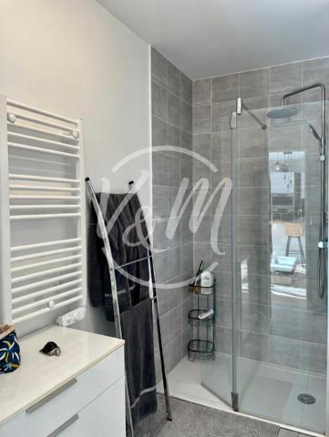 RARE! Appartement T2 récent avec terrasse plein sud et parking couvert à vendre proche de Biarritz Résidence de standing ANGLET