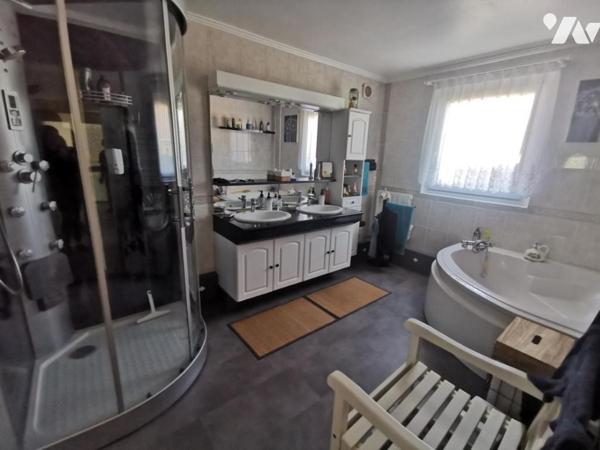 HARNES - Pavillon individuel  en excellent état SH env. 112 m² avec garage, petite cave