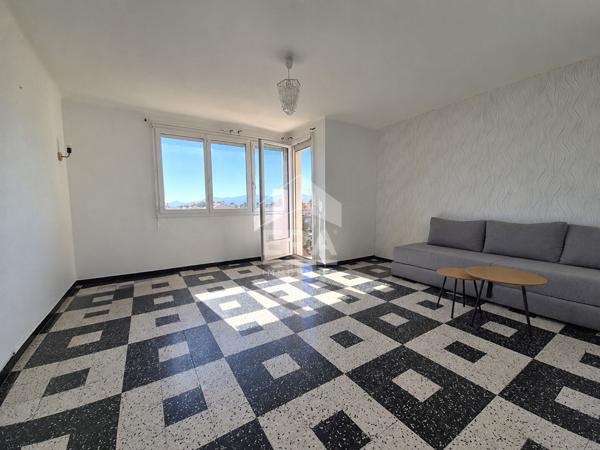 À vendre à Perpignan : Appartement 4 chambres, balcon et cave