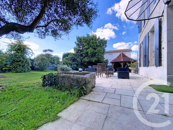 Maison à vendre  7 pièces - 220 m2 TONNAY CHARENTE - 17