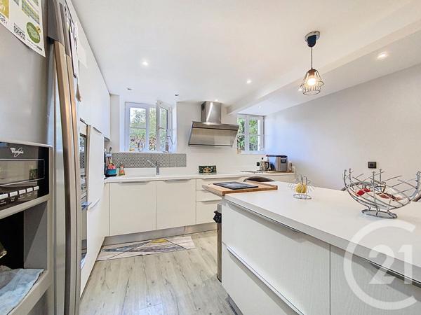 Maison à vendre  7 pièces - 220 m2 TONNAY CHARENTE - 17