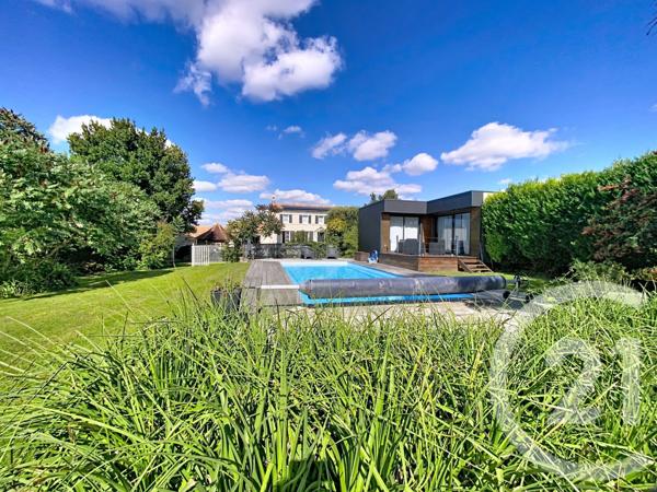 Maison à vendre  7 pièces - 220 m2 TONNAY CHARENTE - 17