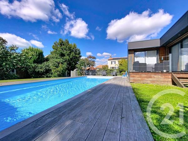 Maison à vendre  7 pièces - 220 m2 TONNAY CHARENTE - 17