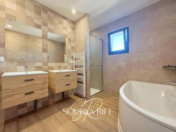 EN EXCLUSIVITE - PLAIN PIED - 4 CHAMBRES DONT UNE SUITE -- GARAGE - PISCINE