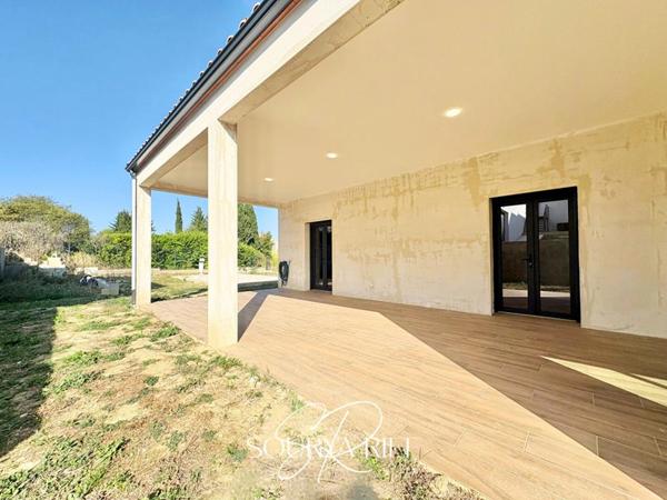 EN EXCLUSIVITE - PLAIN PIED - 4 CHAMBRES DONT UNE SUITE -- GARAGE - PISCINE