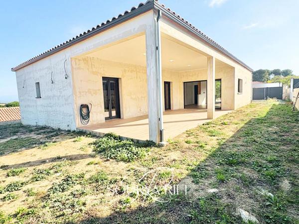 EN EXCLUSIVITE - PLAIN PIED - 4 CHAMBRES DONT UNE SUITE -- GARAGE - PISCINE