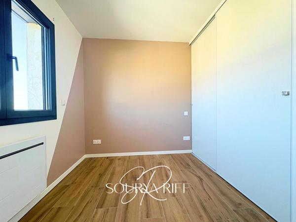 EN EXCLUSIVITE - PLAIN PIED - 4 CHAMBRES DONT UNE SUITE -- GARAGE - PISCINE