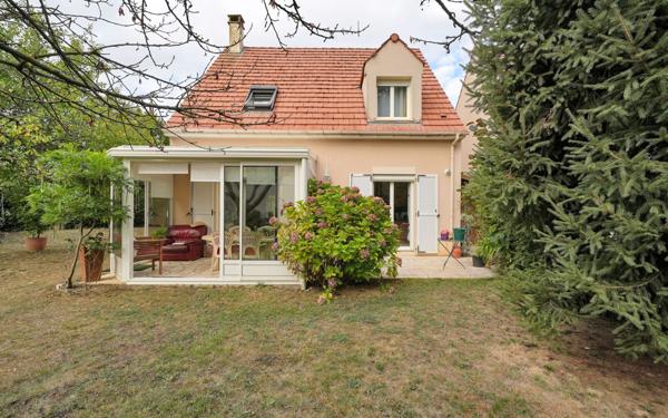 Maison à vendre    5 pièces • 91,92 m2 Crosne