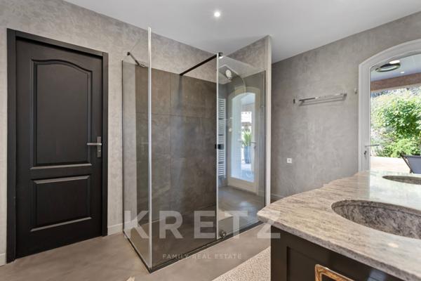 PROPRIETE T5 SUR TERRAIN DE 6000 M2 AVEC PISCINE ET POOL HOUSE