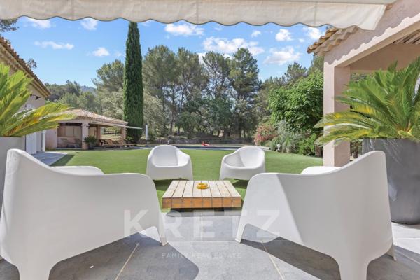 PROPRIETE T5 SUR TERRAIN DE 6000 M2 AVEC PISCINE ET POOL HOUSE