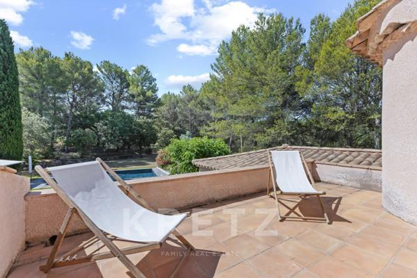 PROPRIETE T5 SUR TERRAIN DE 6000 M2 AVEC PISCINE ET POOL HOUSE