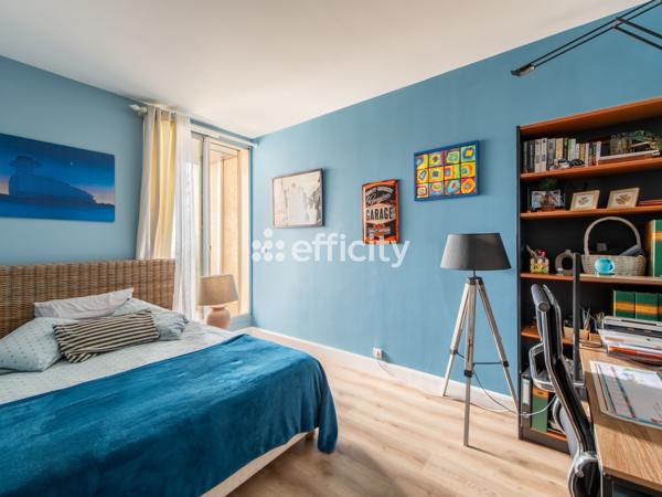 Appartement
         3 pièces
        - 82 m² Bien prestige 890 000 € *