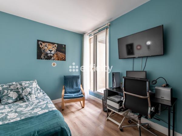 Appartement
         3 pièces
        - 82 m² Bien prestige 890 000 € *