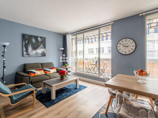 Appartement
         3 pièces
        - 82 m² Bien prestige 890 000 € *