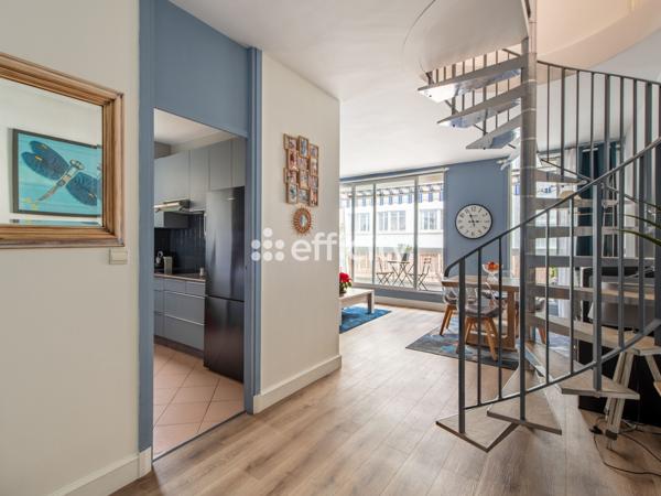 Appartement
         3 pièces
        - 82 m² Bien prestige 890 000 € *
