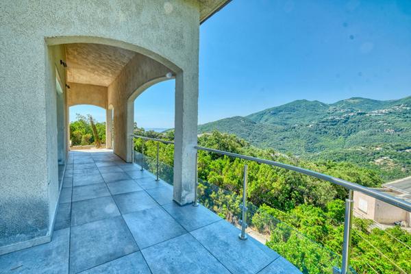 Vente Maison 5 pièces vue mer et montagne Partine Santa Maria Di Lota