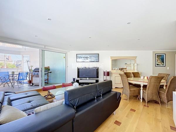 IMMEUBLE D'EXCEPTION AVEC ROOF-TOP, TROIS APPARTEMENTS AU COEUR DU VAL-ANDRE