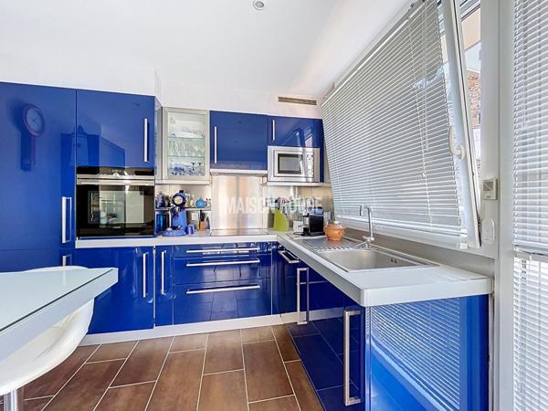 IMMEUBLE D'EXCEPTION AVEC ROOF-TOP, TROIS APPARTEMENTS AU COEUR DU VAL-ANDRE