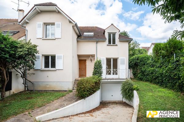 Maison à Maisons-Laffitte 1 220 000 € **  - Référence  13701