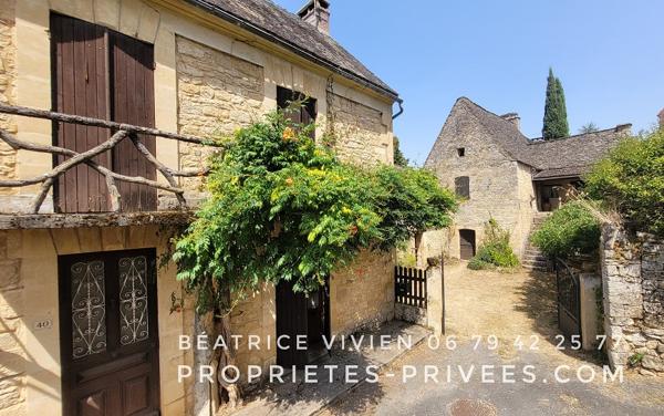 SECTEUR Montignac Lascaux. Dans un joli village: 2 maisons de caractère, atelier et préau. Jardin clos 1080 m2