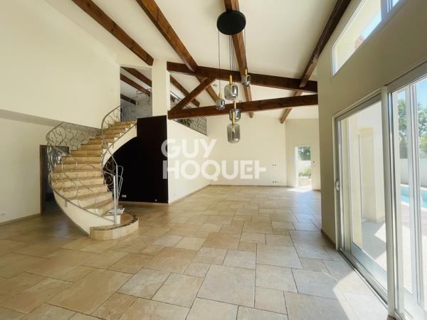 MAUGUIO Villa d’exception de 190 m² – Vue campagne à perte de vue – 4 chambres + Studio indépendant – Piscine
