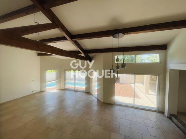 MAUGUIO Villa d’exception de 190 m² – Vue campagne à perte de vue – 4 chambres + Studio indépendant – Piscine