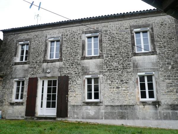 ⚜ SEGONZAC A Vendre, Petit Corps de Ferme, Maison en pierre ⚜