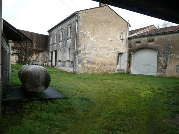 ⚜ SEGONZAC A Vendre, Petit Corps de Ferme, Maison en pierre ⚜