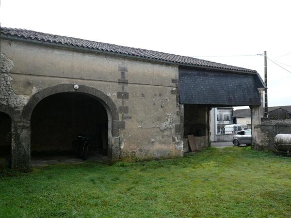 ⚜ SEGONZAC A Vendre, Petit Corps de Ferme, Maison en pierre ⚜