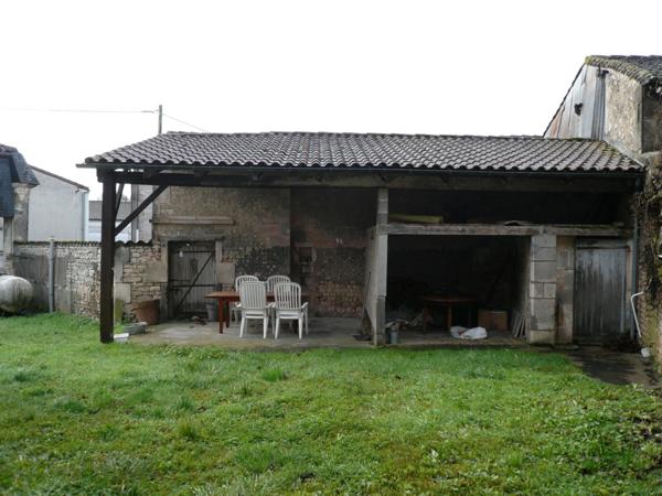 ⚜ SEGONZAC A Vendre, Petit Corps de Ferme, Maison en pierre ⚜