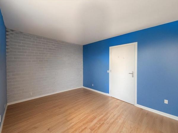 Maison familiale avec jardin, dépendances et combles aménageables ? Escombres et Le Chesnois