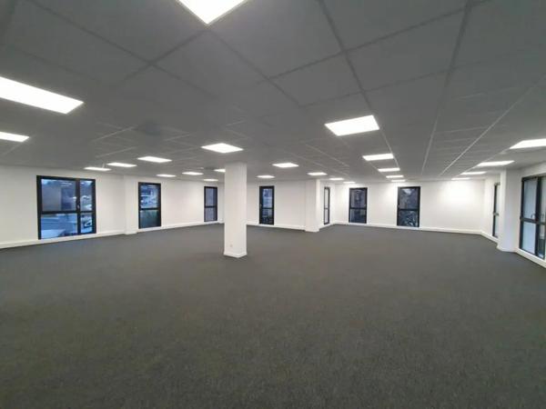 BUREAUX NEUFS-260 m²-LA CHAPELLE SUR ERDRE-PROCHE PÉRIPHÉRIQUE