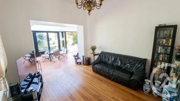 Maison à vendre  10 pièces - 272 m 2   ST MAUR DES FOSSES  - 94