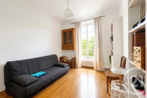 Maison à vendre  10 pièces - 272 m 2   ST MAUR DES FOSSES  - 94