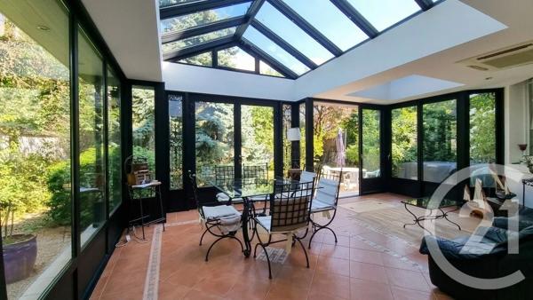 Maison à vendre  10 pièces - 272 m 2   ST MAUR DES FOSSES  - 94