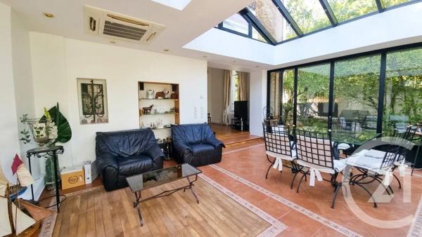Maison à vendre  10 pièces - 272 m 2   ST MAUR DES FOSSES  - 94