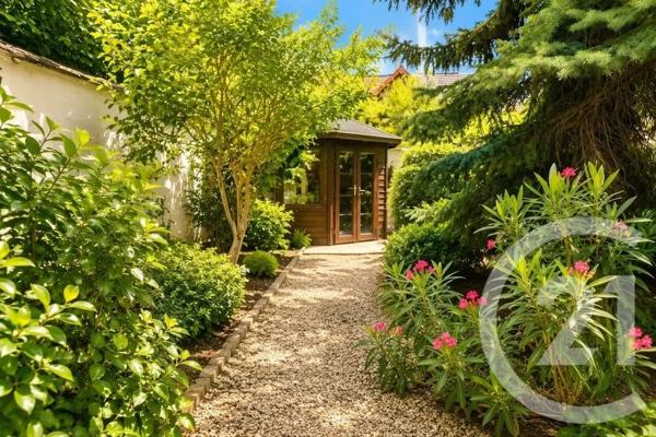 Maison à vendre  10 pièces - 272 m 2   ST MAUR DES FOSSES  - 94