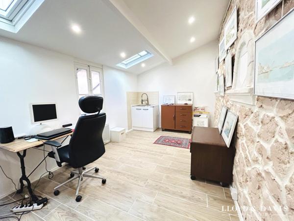 Marseille- L'ESTAQUE_Rare- Maison de ville 170 m2 rénovée avec charme.