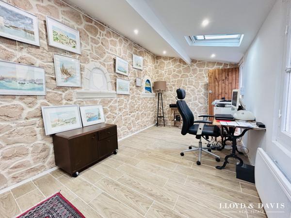 Marseille- L'ESTAQUE_Rare- Maison de ville 170 m2 rénovée avec charme.