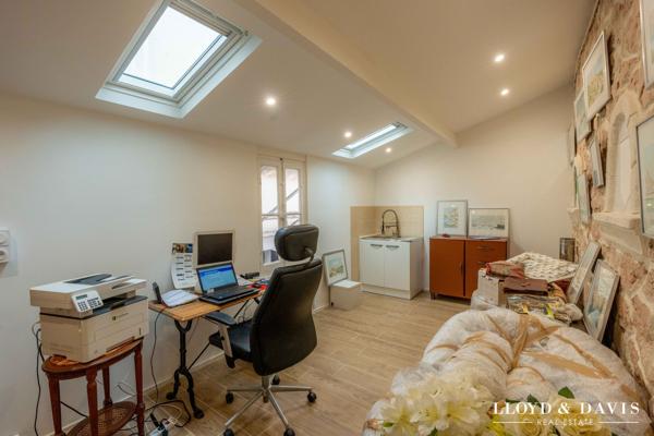 Marseille- L'ESTAQUE_Rare- Maison de ville 170 m2 rénovée avec charme.