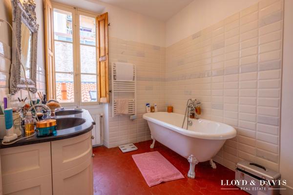 Marseille- L'ESTAQUE_Rare- Maison de ville 170 m2 rénovée avec charme.
